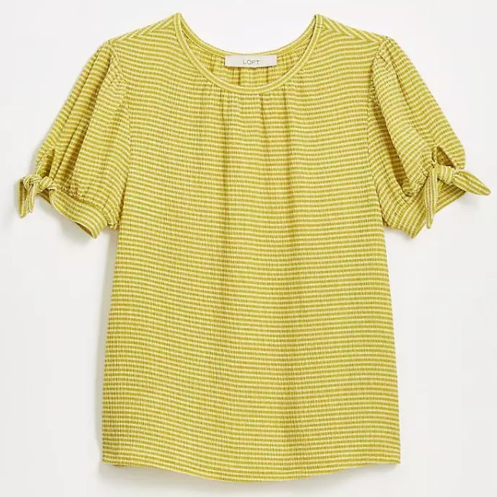 NWT Loft crinkle tie sleeve top. Small